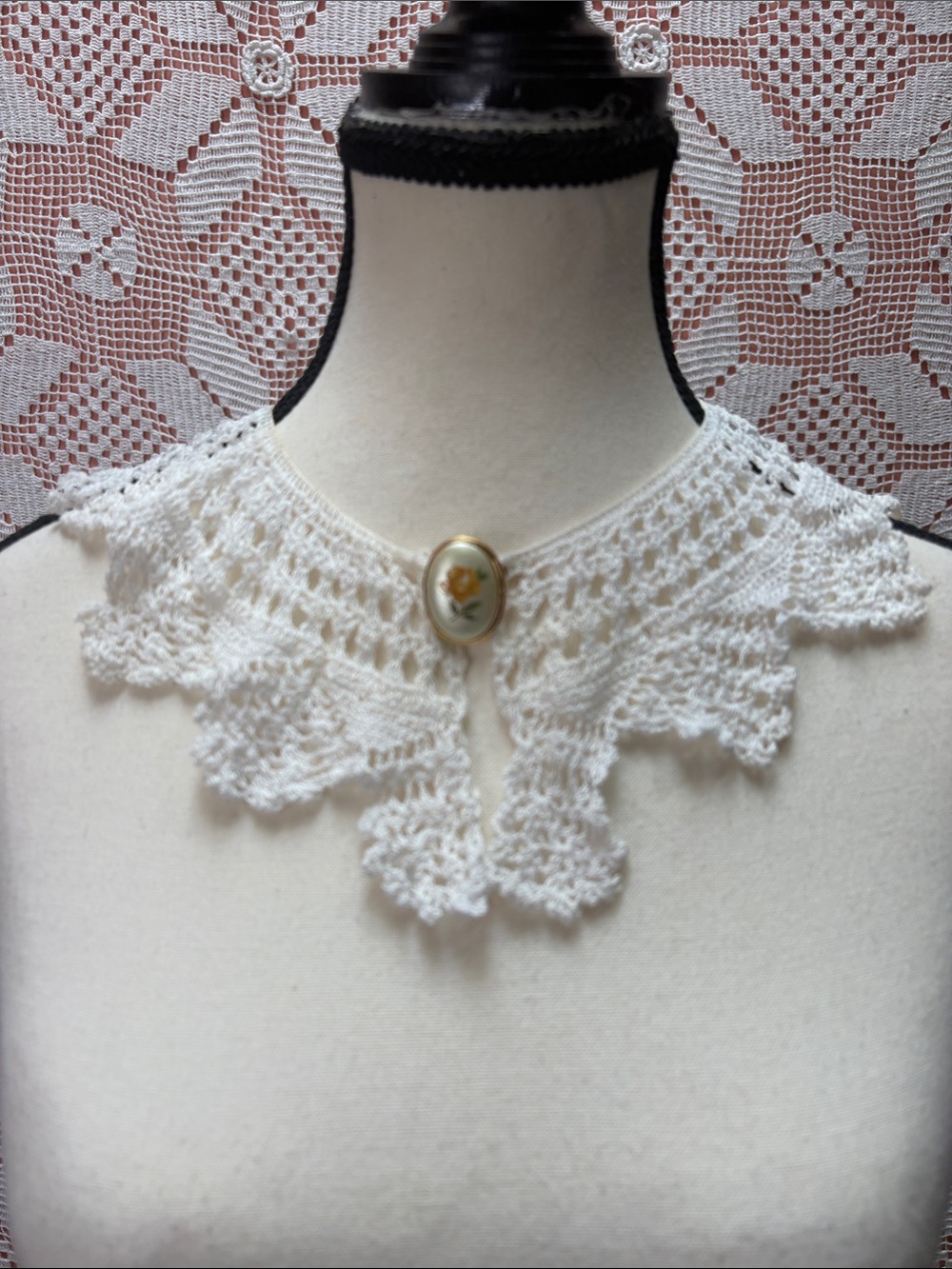 Vintage Hand Crochet Detachable Collar with Floral Brooch Cottagecore